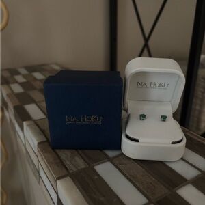 Na Hoku Hawaii’s Finest Jewelry Since 1924 Emerald Stud Earrings White Gold